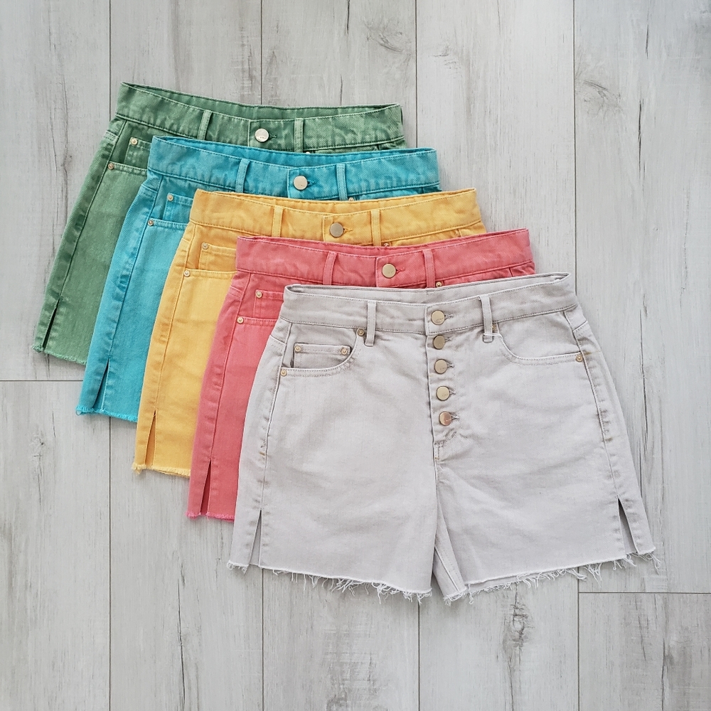 Women High Rise Summer Denim Jeans Shorts with Side Slit Size 26 Yellow NWOT